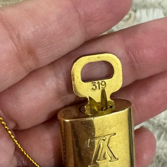 Vintage Louis Vuitton Brass Padlock & Key Necklace – No. 319 - Picture 3 of 9